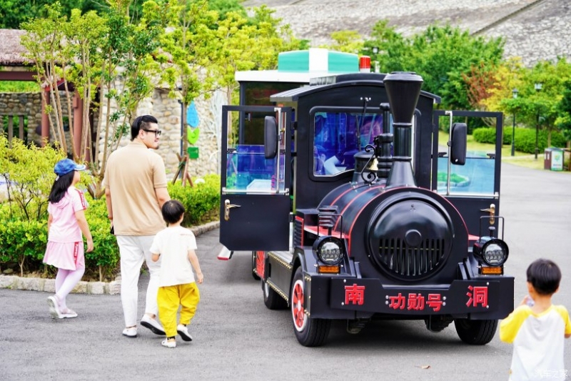 怎樣挑選優(yōu)質(zhì)的觀(guān)光小火車(chē)廠(chǎng)家？